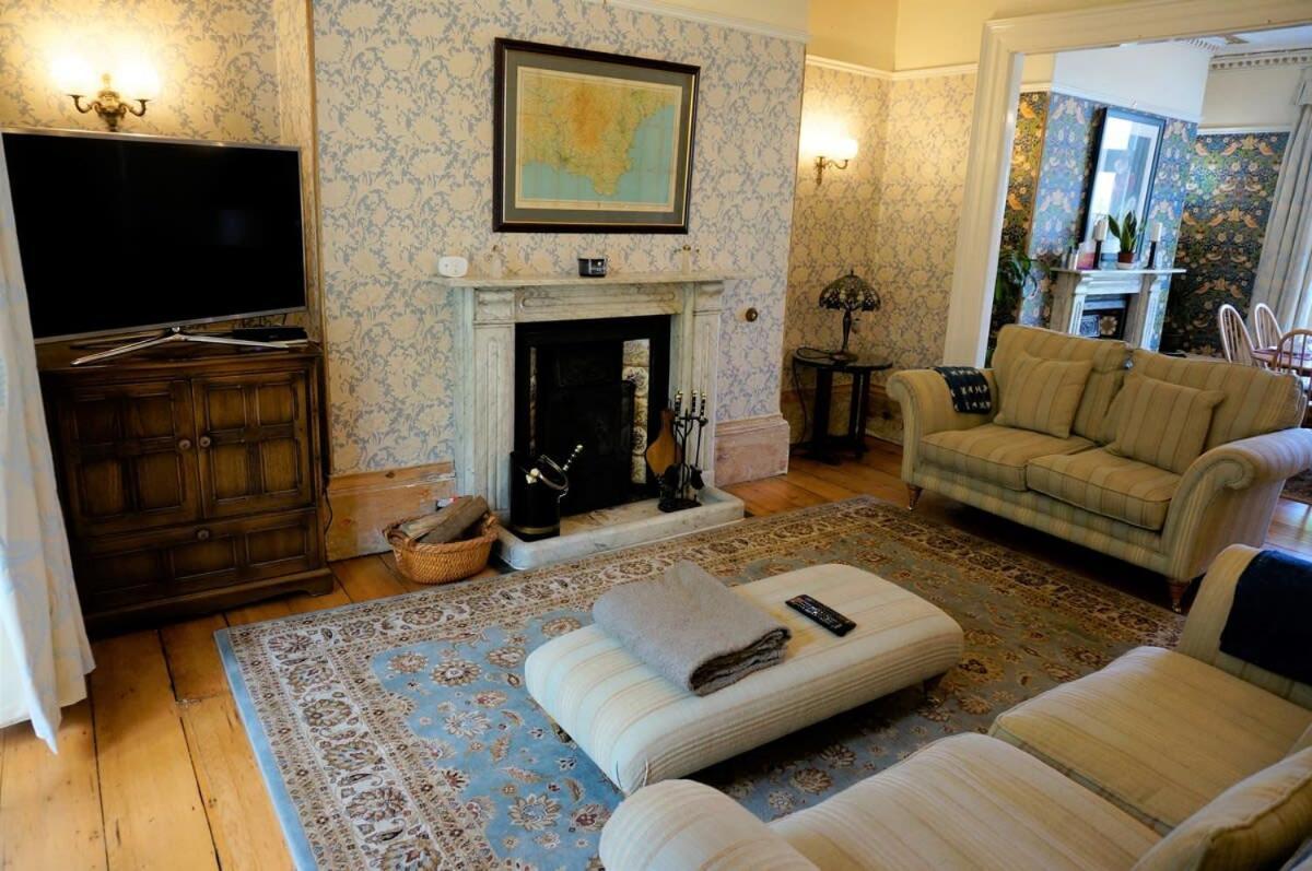Spacious Town House With Swimming Pool Плімут Екстер'єр фото