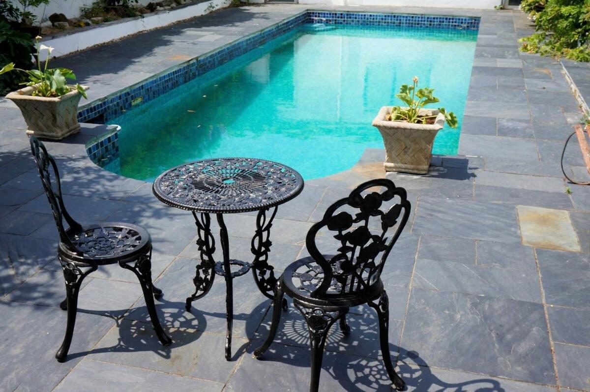 Spacious Town House With Swimming Pool Плімут Екстер'єр фото
